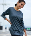 WOMENS PERFORMANCE CURVED HEM TRAINING TEE