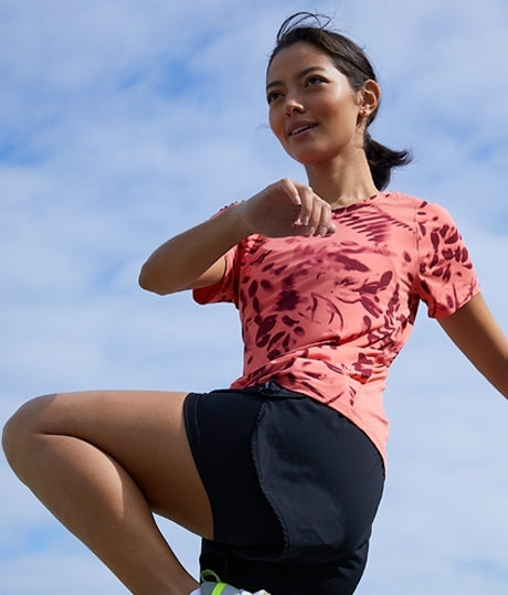 WOMENS TRAINING FLORAL TEE