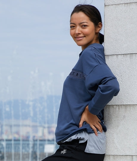 WOMENS THICK RUBBER MILLS LOGO CREW SWEAT TOP